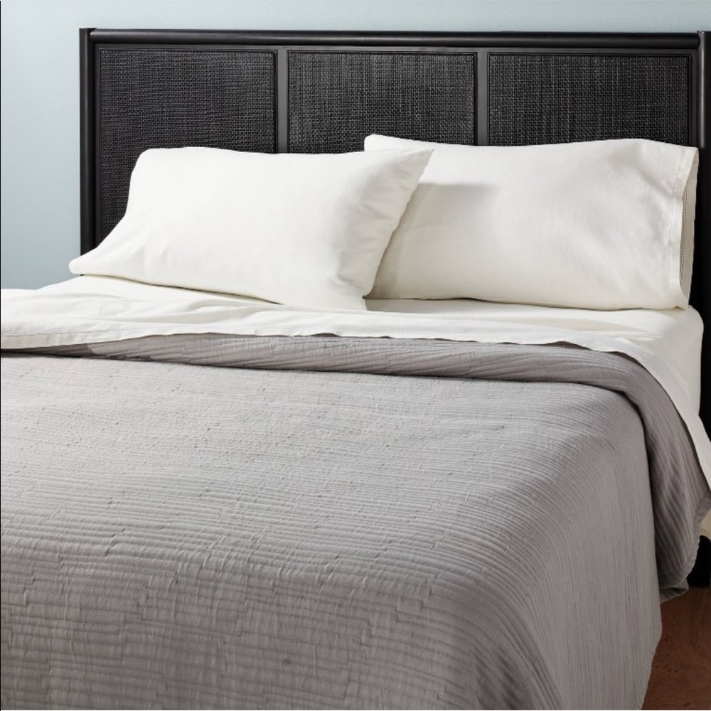 NWT Solid Texture Matelasse Quilt Jet Gray Hearth & Hand with Magnolia